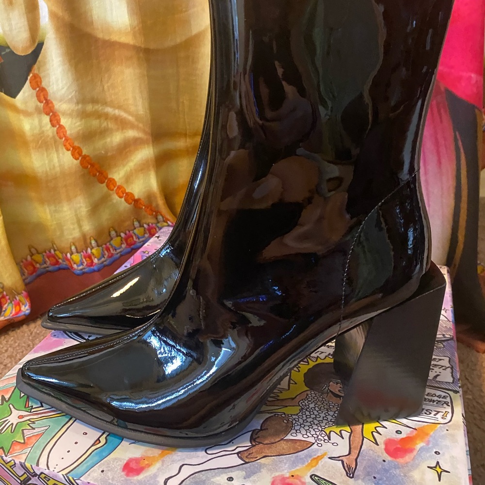 Jeffrey Campbell sz9 black patent never worm boots
